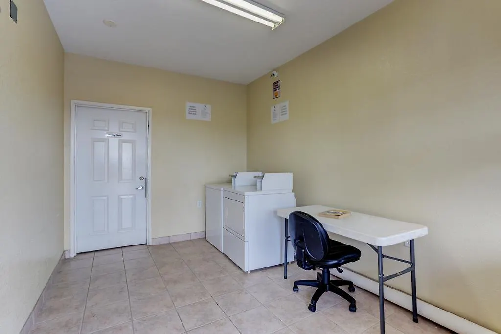 Memory Lane Inn & Suites ממפיס 2*,