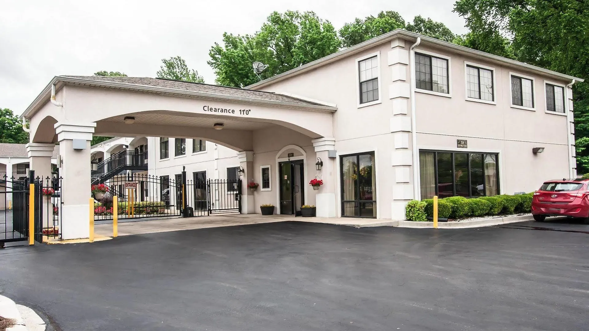 Memory Lane Inn & Suites Memphis Hotel