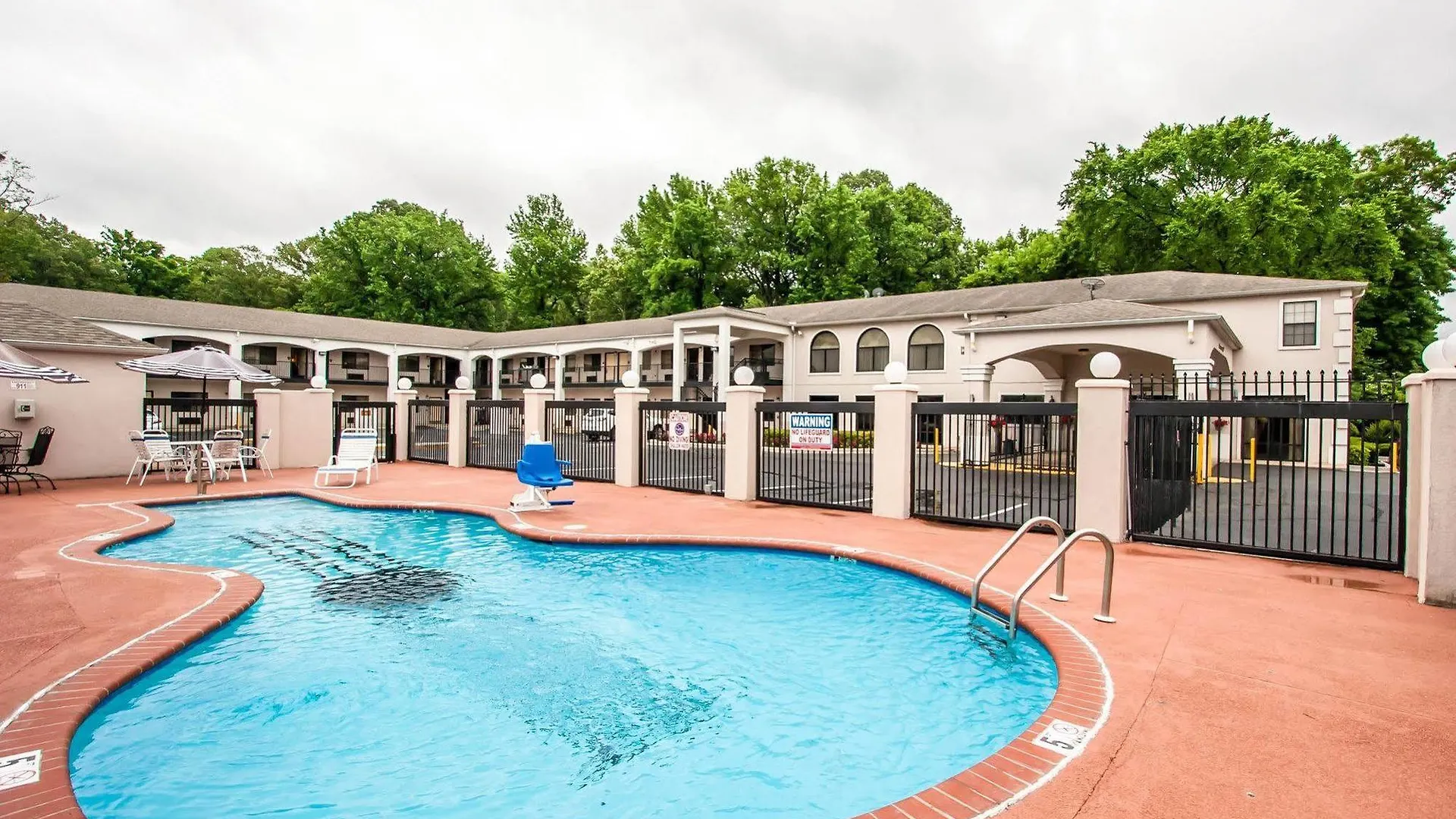 Memory Lane Inn & Suites Memphis 2*,